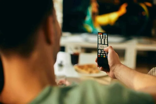Top 10 Benefits of Switching to IPTV from Traditional Cable